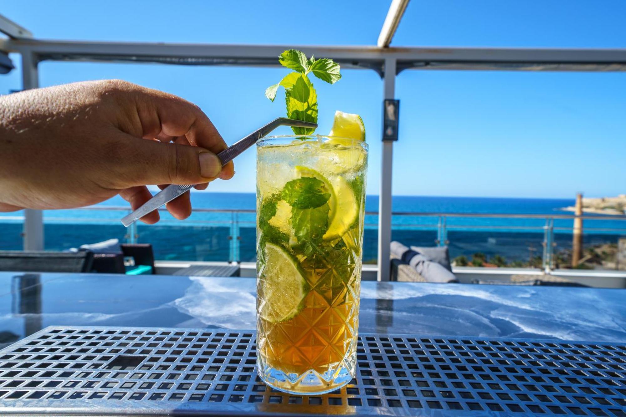 马卡利斯套房酒店及Spa 罗希姆诺 外观 照片